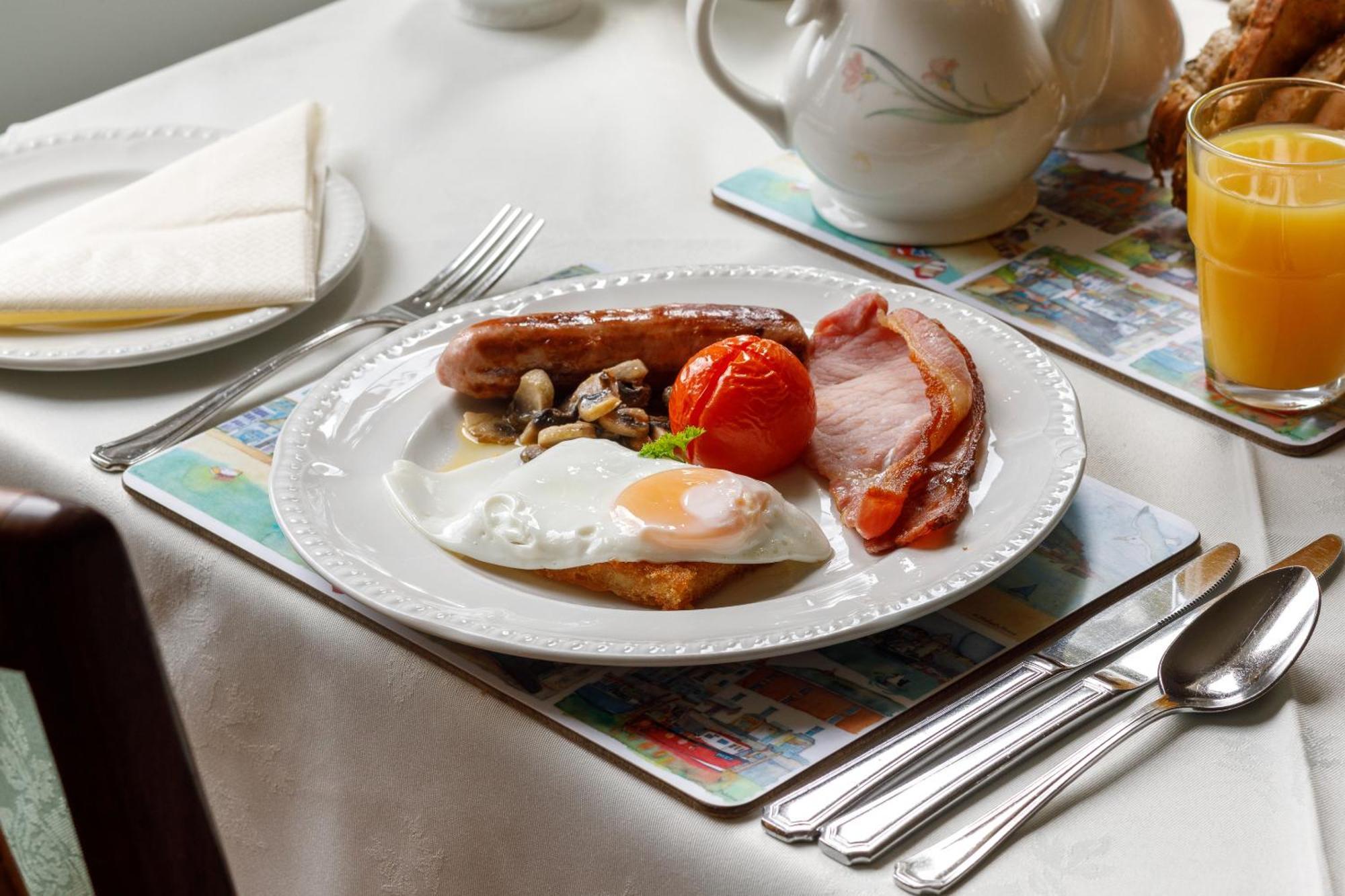 Bed and Breakfast Bucklawren Farm Лоо Екстер'єр фото