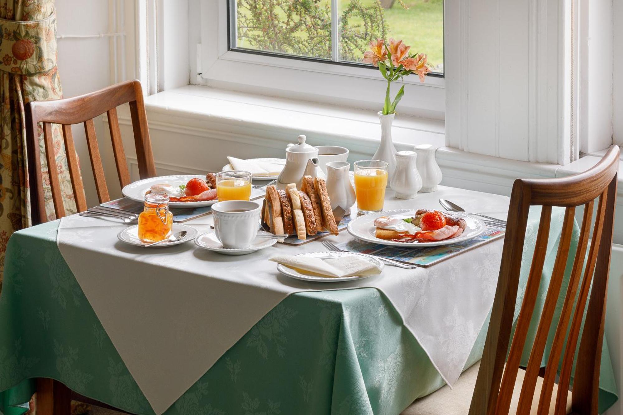 Bed and Breakfast Bucklawren Farm Лоо Екстер'єр фото