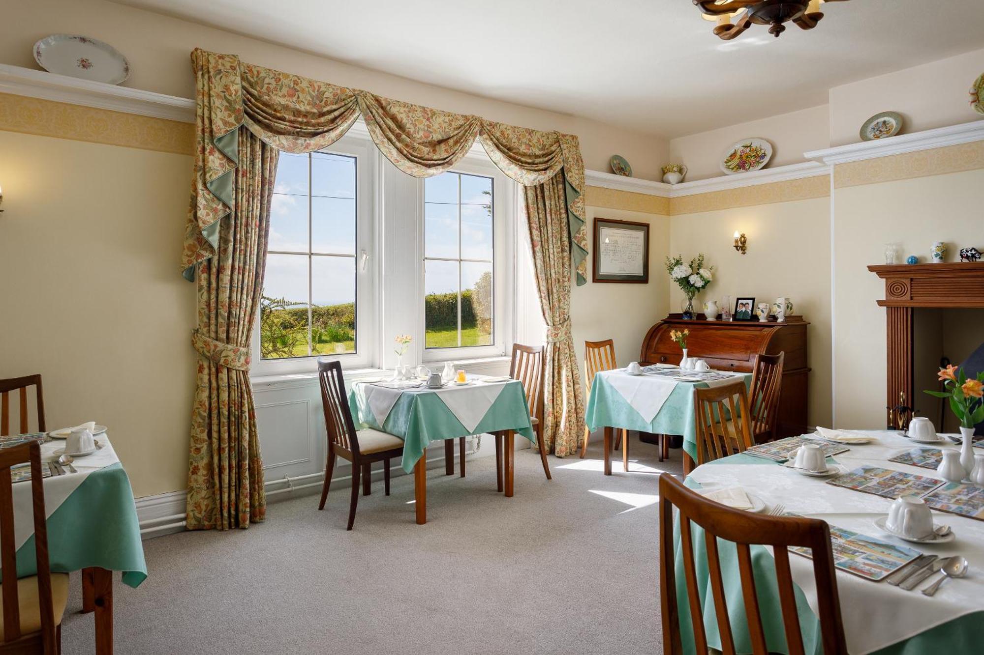 Bed and Breakfast Bucklawren Farm Лоо Екстер'єр фото