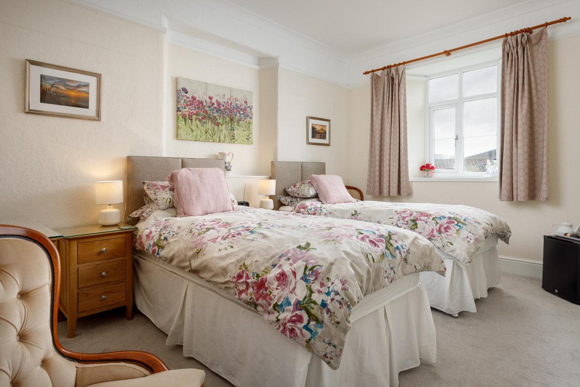 Bed and Breakfast Bucklawren Farm Лоо Номер фото