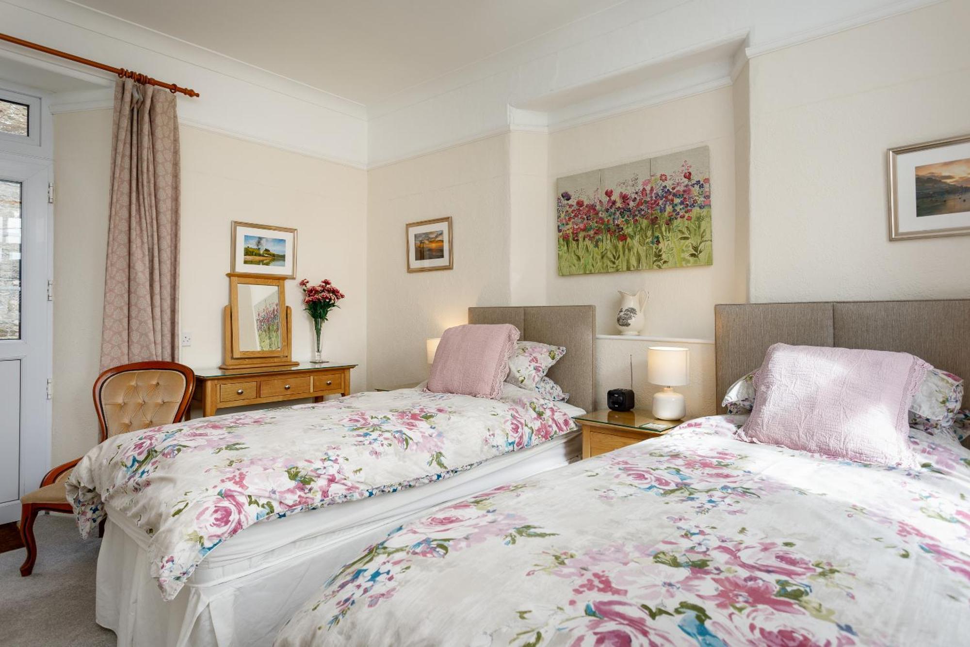 Bed and Breakfast Bucklawren Farm Лоо Номер фото