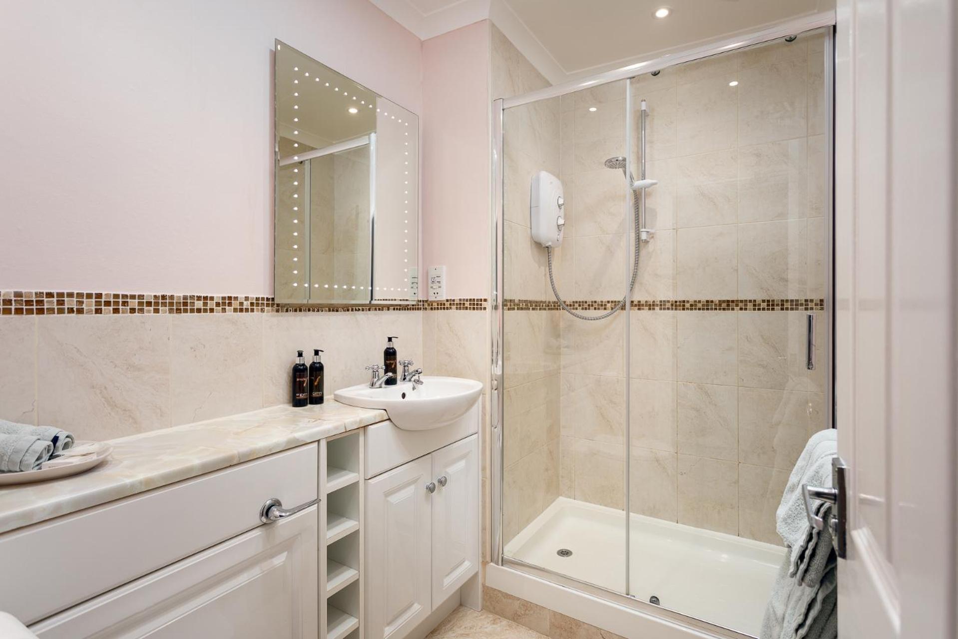 Bed and Breakfast Bucklawren Farm Лоо Номер фото